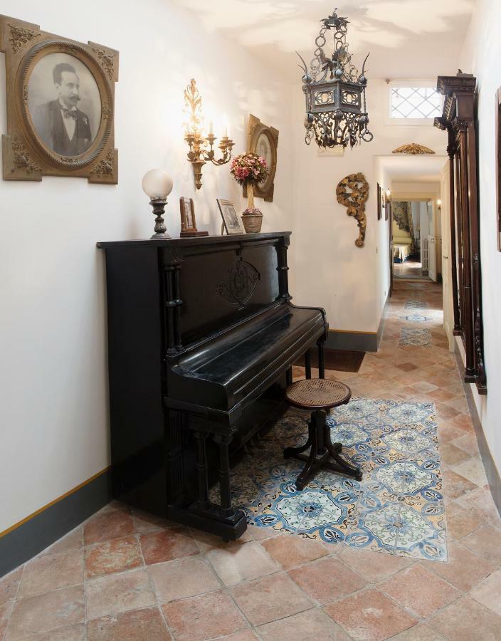 Apartamento Il Teatro Di Nerone Nápoles Exterior foto