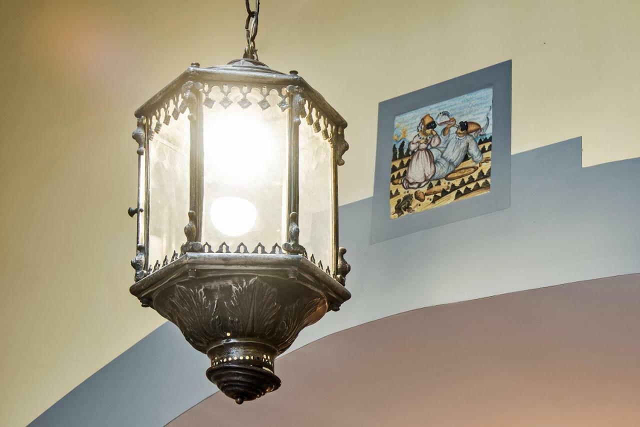 Apartamento Il Teatro Di Nerone Nápoles Exterior foto