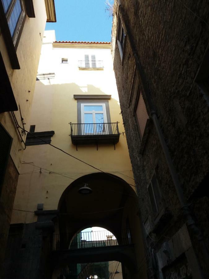 Apartamento Il Teatro Di Nerone Nápoles Exterior foto